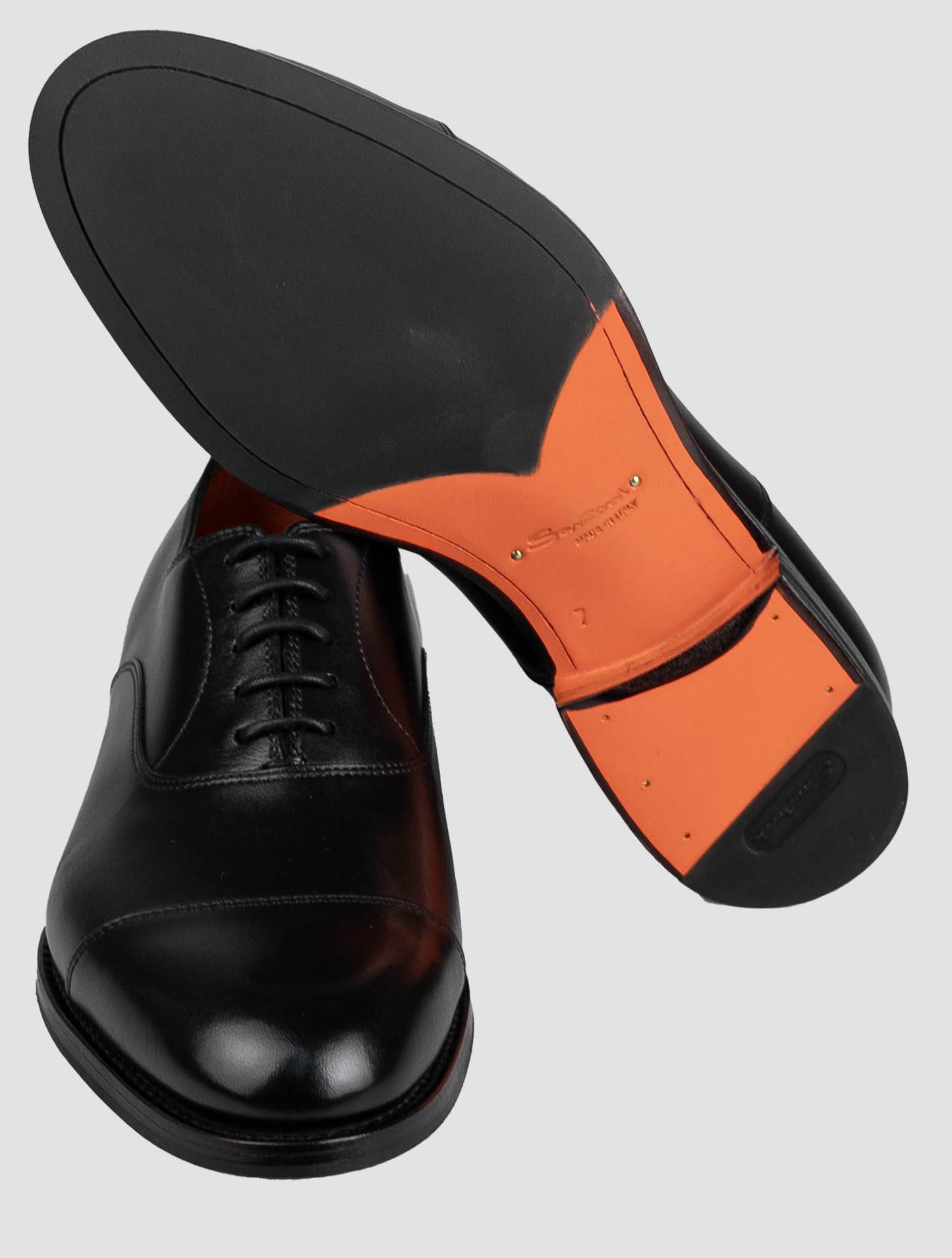 Zapatos de vestir de cuero negros de Santoni