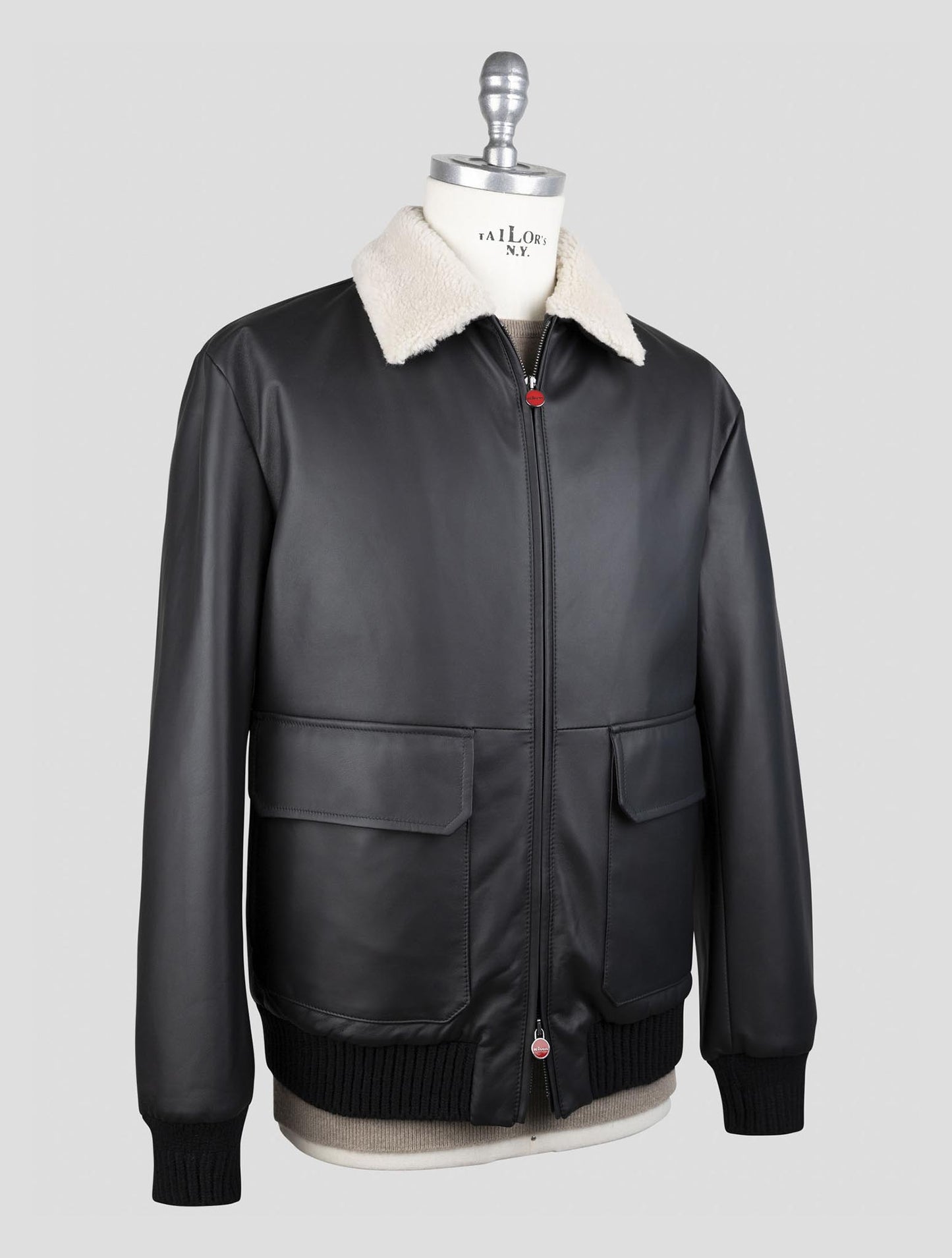 מעיל טלה מעור שחור של קיטון