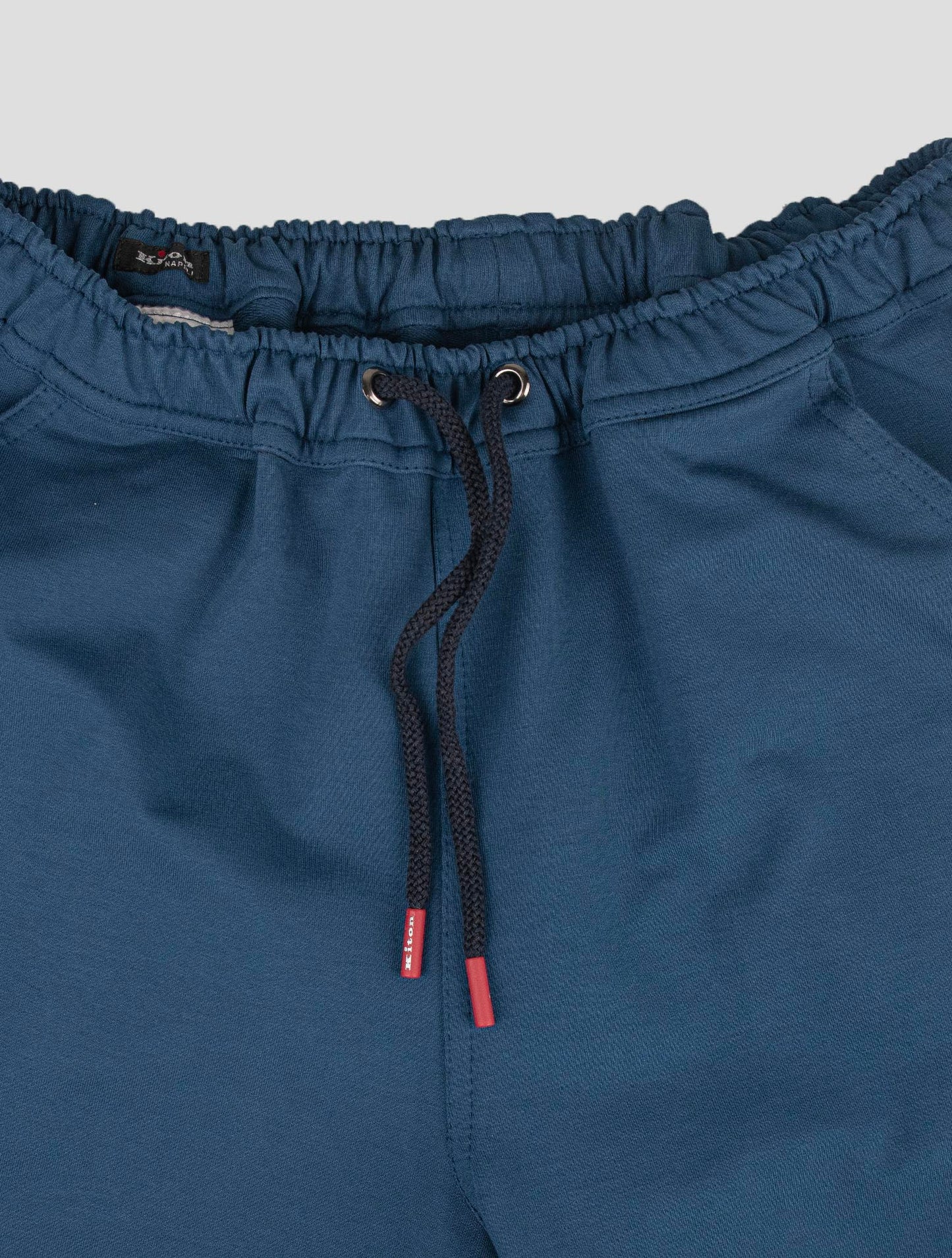 Kiton matchende outfit - flerfarve Mariano og blå korte bukser træningsdragt