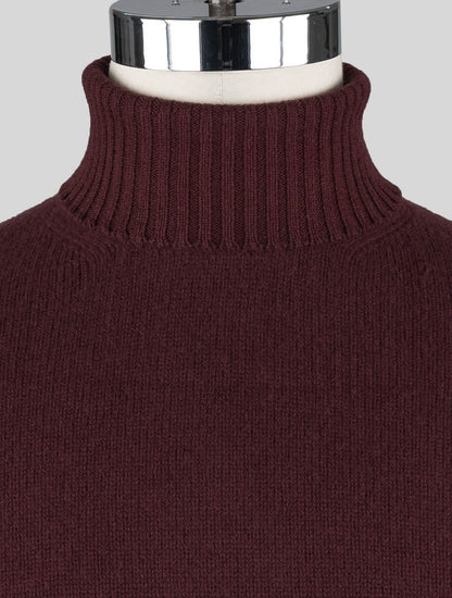 Malo burgundski džemper od djevičanske vune dolčevita