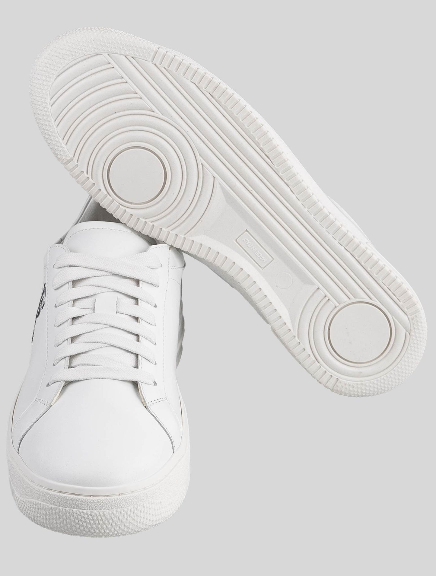 KNT Kiton أحذية رياضية من الجلد الأبيض طبعة خاصة