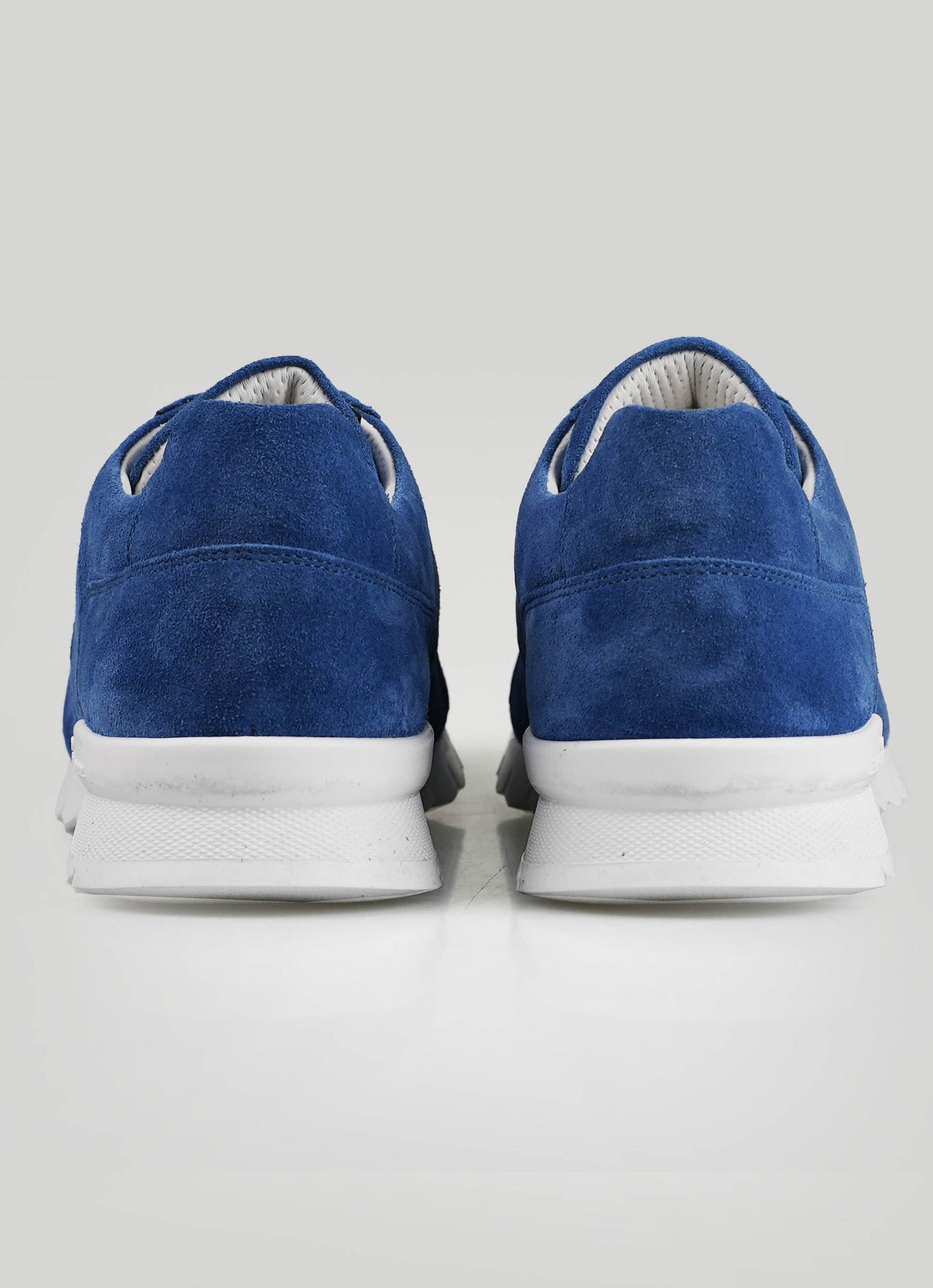 Kiton Hellblaue Sneaker aus Leder aus Wildleder