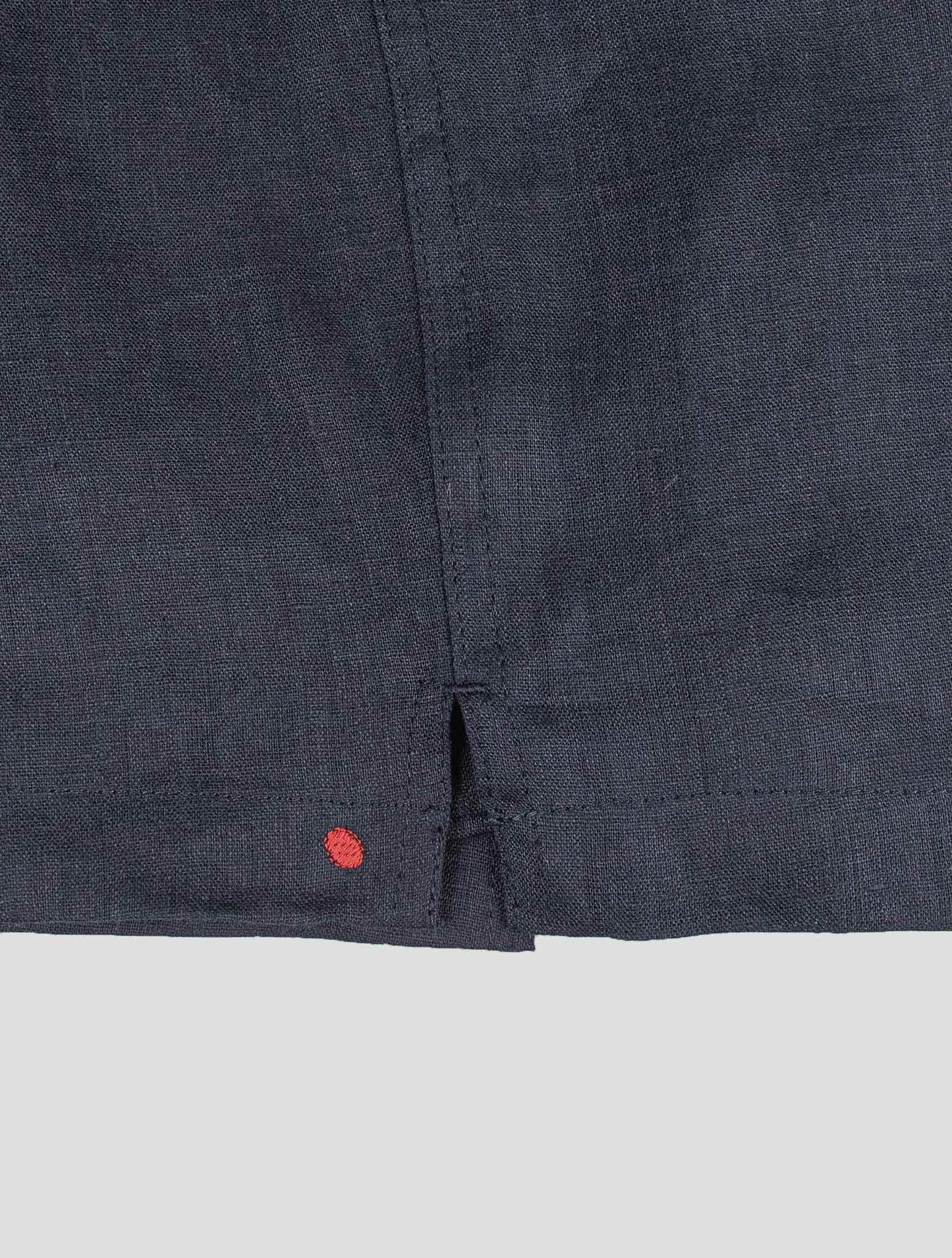 Pantalones cortos de lino azul oscuro de Kiton