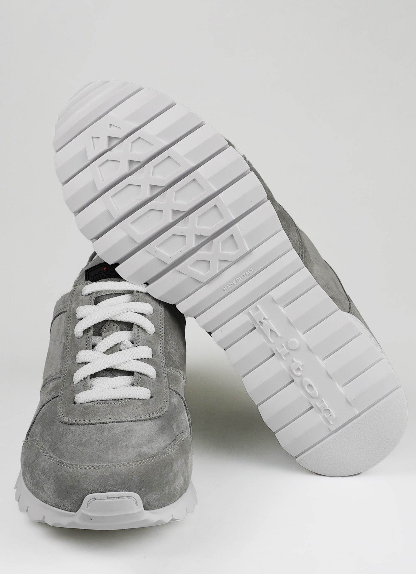 Kiton Sneakers aus grauem Leder aus Wildleder