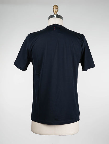 חולצת טי מכותנה בצבע כחול נייבי של קיטון